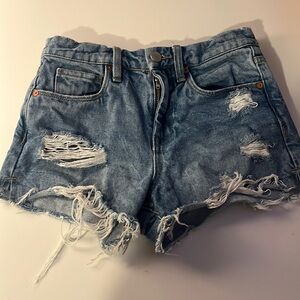 Women’s 25 denim shorts